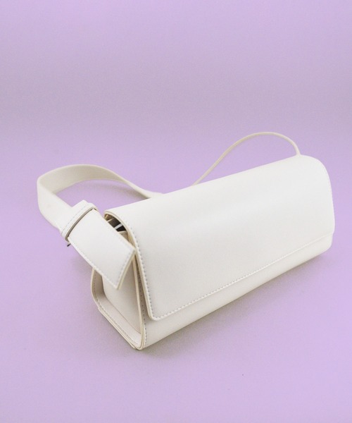 styiro（スタイロ）の「Landscape bag/横長ダックスフラップバッグ（ショルダーバッグ・レディース・アイボリー/グレー/ブラック/ブラウン・FREE）」の2枚目の写真