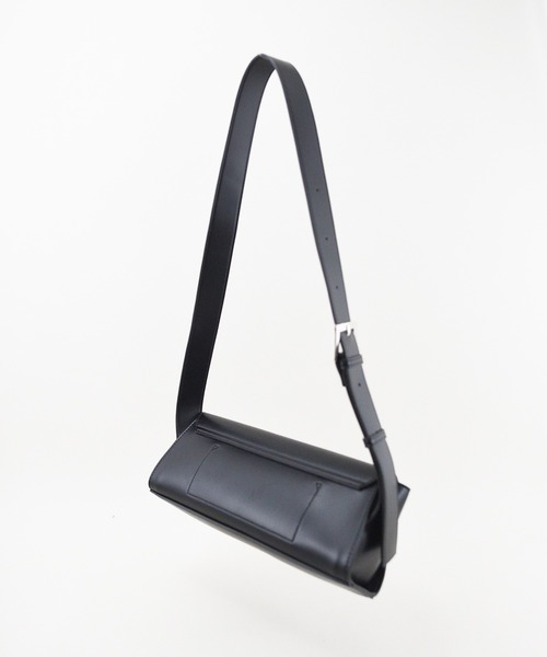 styiro（スタイロ）の「Landscape bag/横長ダックスフラップバッグ（ショルダーバッグ・レディース・アイボリー/グレー/ブラック/ブラウン・FREE）」の8枚目の写真