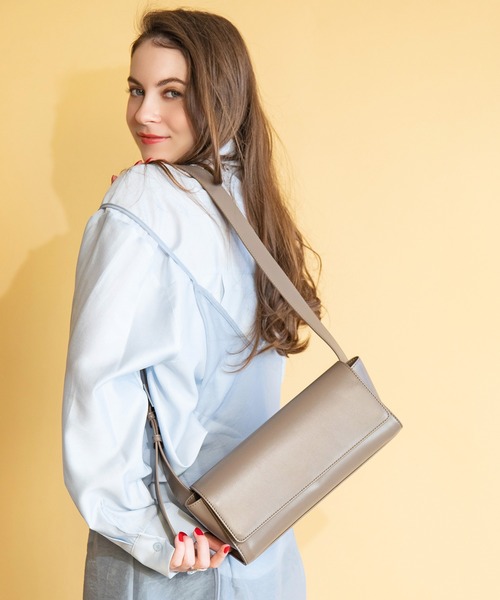 styiro(スタイロ)の「Landscape bag/横長ダックスフラップバッグ(ショルダーバッグ・レディース・アイボリー/グレー/ブラック/ブラウン・FREE)」の21枚目の写真