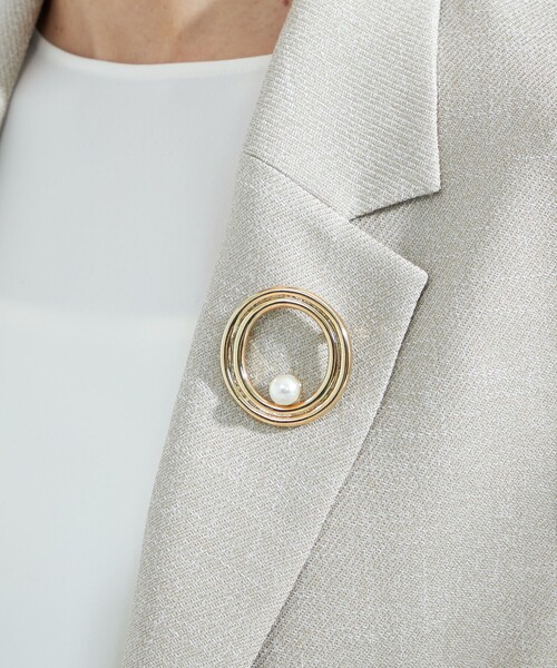 green label relaxing（グリーンレーベルリラクシング）の「リング&フェイクパール ブローチ（ブローチ/コサージュ・レディース・ゴールド/シルバー・FREE）」の2枚目の写真