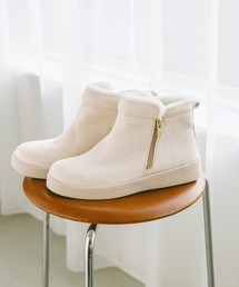 レディースのブーツ（ホワイト/白色系・ファー）ファッション