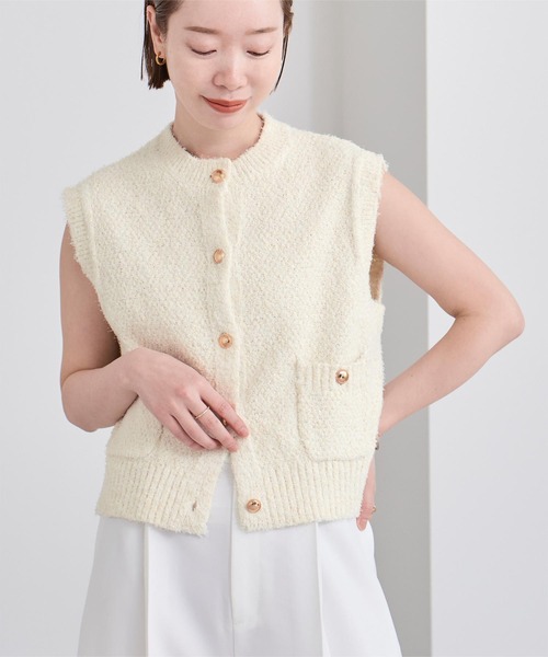 UR'S(ユアーズ)の「ゴールド釦ニットベスト/カーディガン(ベスト・レディース・ブラック/レッド/グレー/アイボリー・S/L/M)」の1枚目の写真