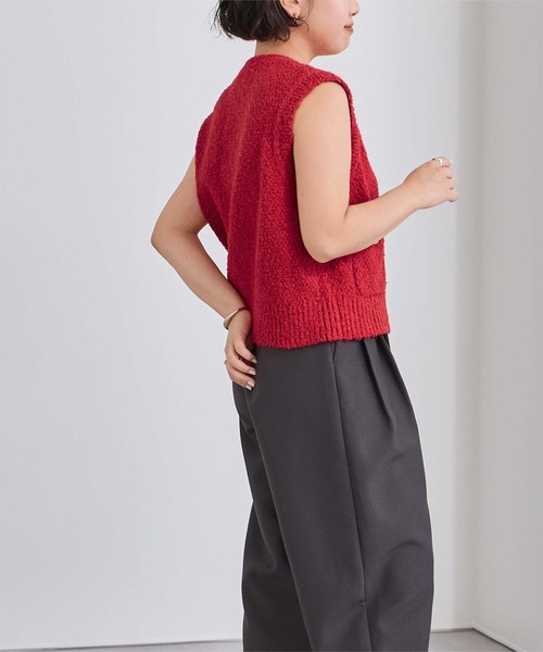 UR'S(ユアーズ)の「ゴールド釦ニットベスト/カーディガン(ベスト・レディース・ブラック/レッド/グレー/アイボリー・S/L/M)」の11枚目の写真