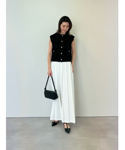 UR'S(ユアーズ)の「ゴールド釦ニットベスト/カーディガン(ベスト・レディース・ブラック/レッド/グレー/アイボリー・S/L/M)」の8枚目の写真