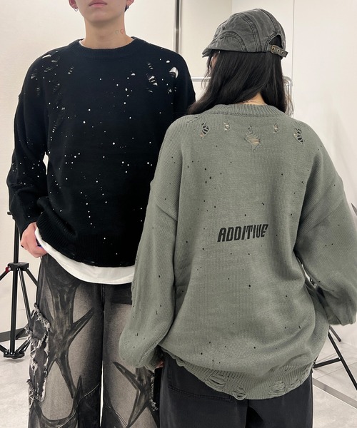 Figments（フィグメンツ）の「デストロイペイントオーバーニット（ニット/セーター・レディース・ブラック/グレー・FREE）」の4枚目の写真