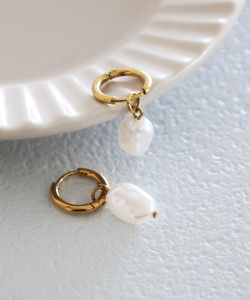 LEPSIM(レプシィム)の「パールアソートピアス 254421(ピアス(両耳用)・レディース・シルバー/ゴールド系その他/ゴールド・ONE SIZE)」の1枚目の写真