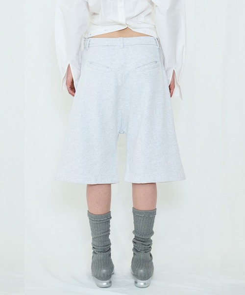 VIAVANDA（ヴィアヴァンダ）の「DISTORTION HALF SWEATPANTS（スウェットパンツ・レディース・ブラック/ライトグレー・FREE）」の18枚目の写真