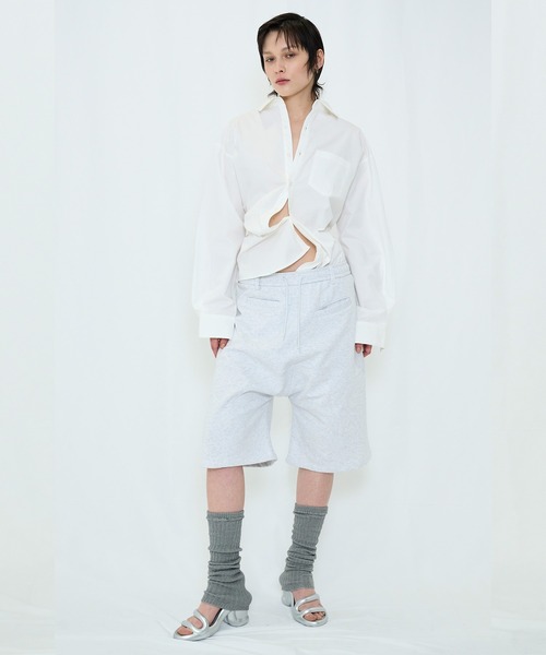 VIAVANDA（ヴィアヴァンダ）の「DISTORTION HALF SWEATPANTS（スウェットパンツ・レディース・ブラック/ライトグレー・FREE）」の3枚目の写真