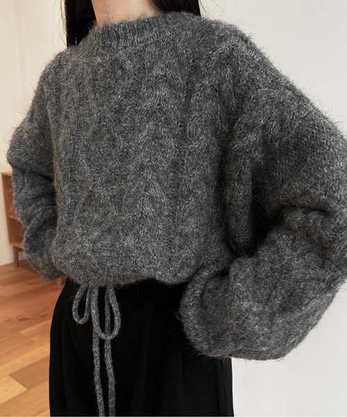 lawgy（ラウジー）の「drop shoulder string cable knit / ドロップ