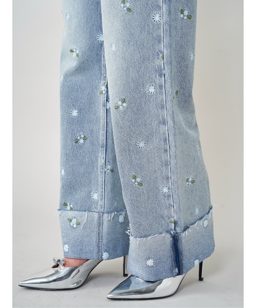 Darich(ダーリッチ)の「スプリングフラワーデニムパンツ(デニムパンツ・レディース・ライトブルー/ブラック・S/M)」の11枚目の写真