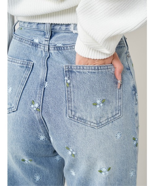 Darich(ダーリッチ)の「スプリングフラワーデニムパンツ(デニムパンツ・レディース・ライトブルー/ブラック・S/M)」の12枚目の写真