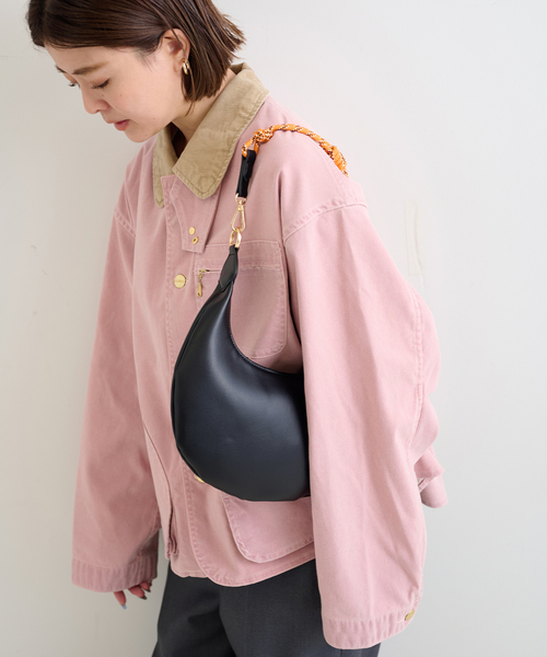 LE VERNIS(ル・ベルニ)の「【LE VERNIS/ル・ベルニ】 Paracord moon bag S(クラッチバッグ・レディース・ブラック/ブラウン・FREE)」の7枚目の写真