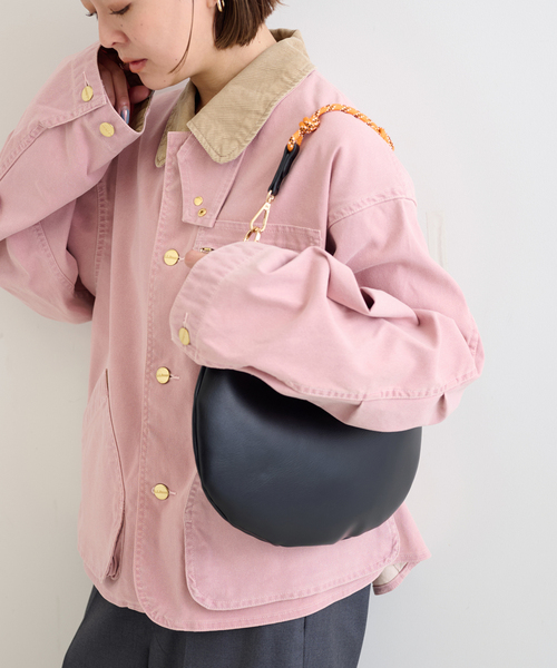 LE VERNIS(ル・ベルニ)の「【LE VERNIS/ル・ベルニ】 Paracord moon bag S(クラッチバッグ・レディース・ブラック/ブラウン・FREE)」の8枚目の写真