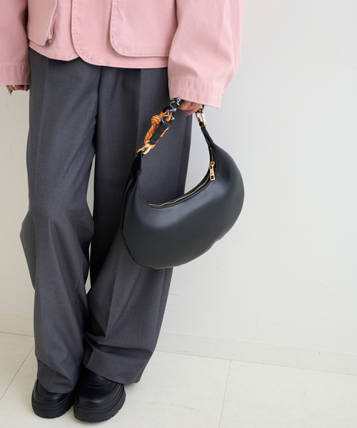 LE VERNIS(ル・ベルニ)の「【LE VERNIS/ル・ベルニ】 Paracord moon bag S(クラッチバッグ・レディース・ブラック/ブラウン・FREE)」の10枚目の写真