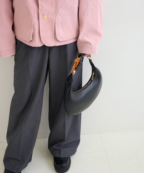 LE VERNIS(ル・ベルニ)の「【LE VERNIS/ル・ベルニ】 Paracord moon bag S(クラッチバッグ・レディース・ブラック/ブラウン・FREE)」の11枚目の写真