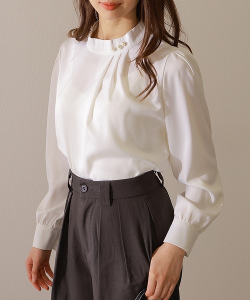 Lace Ladies(レースレディース)の「スタンドカラー パール付き タック 長袖 ブラウス(シャツ/ブラウス・レディース・グレー/ホワイト/ブラック・XL/M/S)」の19枚目の写真