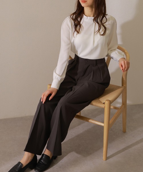 Lace Ladies(レースレディース)の「スタンドカラー パール付き タック 長袖 ブラウス(シャツ/ブラウス・レディース・グレー/ホワイト/ブラック・XL/M/S)」の18枚目の写真