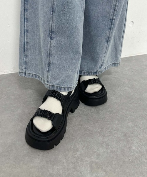 archives（アルシーヴ）の「【25ss】くしゅくしゅサンダル（サンダル・レディース・シルバーグレー/ブラック・MEDIUM/LARGE）」の3枚目の写真