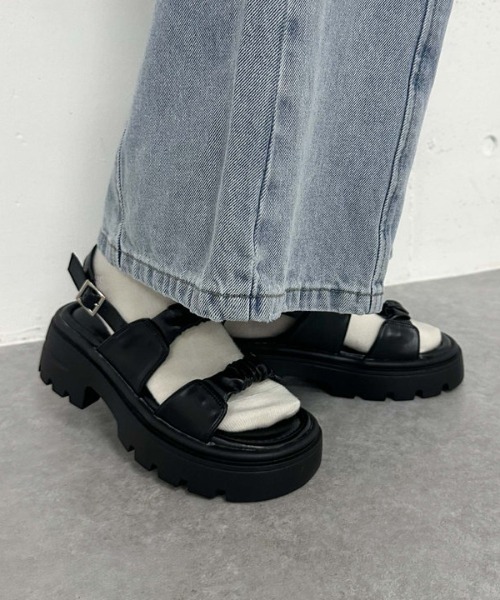 archives（アルシーヴ）の「【25ss】くしゅくしゅサンダル（サンダル・レディース・シルバーグレー/ブラック・MEDIUM/LARGE）」の4枚目の写真