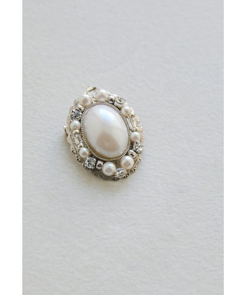 niana（ニアナ）の「パールオーバルブローチ コサージュ フォーマル セレモニー 結婚式 二次会 謝恩会 入学式 卒業式 パーティー オケージョン（ブローチ/コサージュ・レディース・シルバー/ゴールド・FREE）」の6枚目の写真