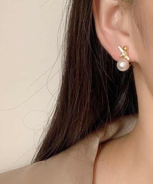 blackdia ocean(ブラックダイヤオーシャン)の「blackdia ocean ノットモチーフ パールピアス / イヤリング(ピアス(両耳用)・レディース・ゴールド系その他/ゴールド・FREE)」の2枚目の写真