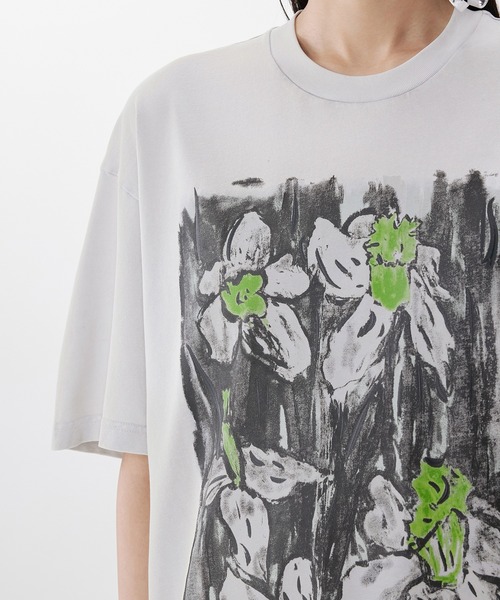 【boohoo】フローラル プリント Tシャツ Boohoo ME