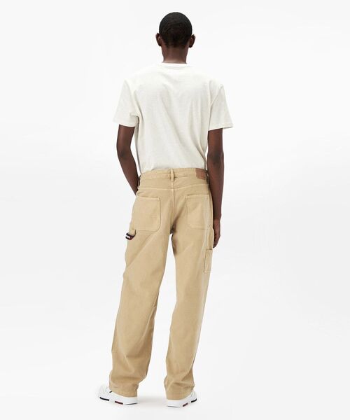 tommy jeans（トミー ジーンズ）の「キャンバスカーペンターパンツ（チノパンツ・メンズ・ベージュ・28inch/30inch/32inch/34inch/36inch）」の3枚目の写真