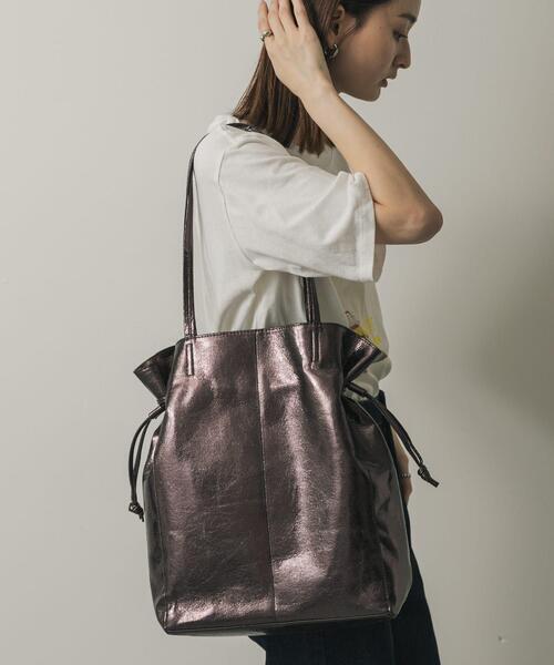 SENSE OF PLACE by URBAN RESEARCH（センスオブプレイスバイアーバンリサーチ）の「メタリックトートバッグ（トートバッグ・レディース・ゴールド/シルバー/チャコールグレー・ONE）」の10枚目の写真
