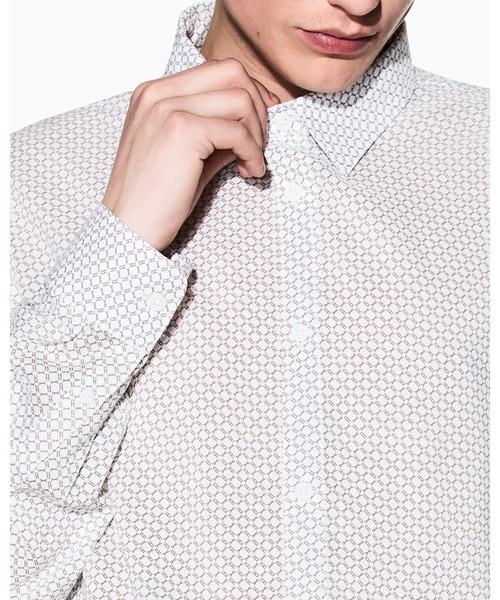 ARMANI EXCHANGE(アルマーニエクスチェンジ)の「【A|X アルマーニ エクスチェンジ】マイクロプリント 長袖シャツ/REGULAR+(シャツ/ブラウス・メンズ・ネイビー系1/ホワイト系1・LARGE/SMALL/X-LARGE/MEDIUM/X-SMALL/XX-LARGE)」の4枚目の写真