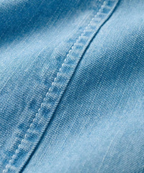 IEDIT（イディット）の「ＩＥＤＩＴ　フリルネックで顔まわり華やぐ　キャンディースリーブデニムブラウス（シャツ/ブラウス・レディース・ネイビー/ライトブルー・M/L/LL/3L/4L/S）」の10枚目の写真