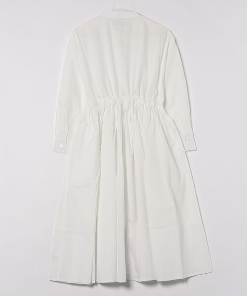&soiree(アンドソワレ)の「【&soiree】タック入りウエストリボンシャツワンピース(シャツワンピース・レディース・ブルー/ベージュ/ホワイト・MEDIUM/SMALL)」の4枚目の写真