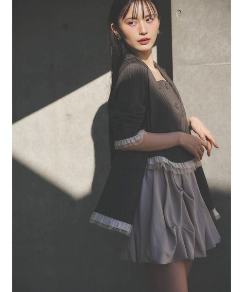 dazzlin（ダズリン）の「フリルビスチェ（シャツ/ブラウス・レディース・チャコールグレー/グレー・FREE）」の4枚目の写真