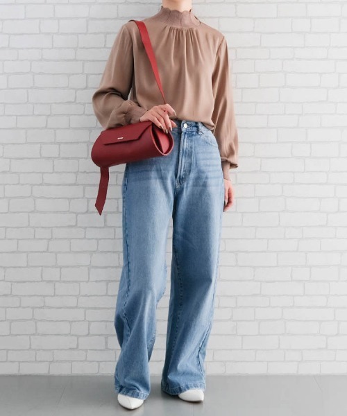 aquagarage(アクアガレージ)の「横長フラップショルダー(ショルダーバッグ・レディース・ブラック/レッド・ONESIZE)」の6枚目の写真