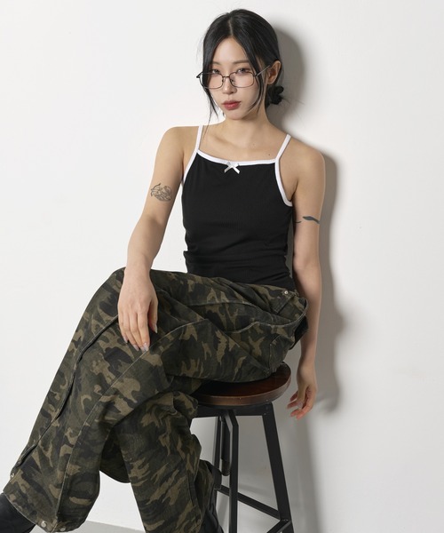 FOLLOWIN（フォロウィン）の「【2WAY仕様でボタンでウエスト＆シルエット調節可能]サイドポイントカモフラージュ迷彩カモスナップフラップポケットワイドパンツ（カーゴパンツ・レディース・カモフラージュ・LARGE/MEDIUM/SMALL）」の14枚目の写真