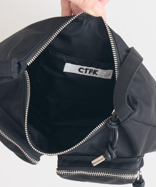 Paradise Picnic（パラダイスピクニック）の「CONTROLFREAKZIP　ポシェットバッグ（ショルダーバッグ・レディース・ブラック/ベージュ・FREE）」の3枚目の写真
