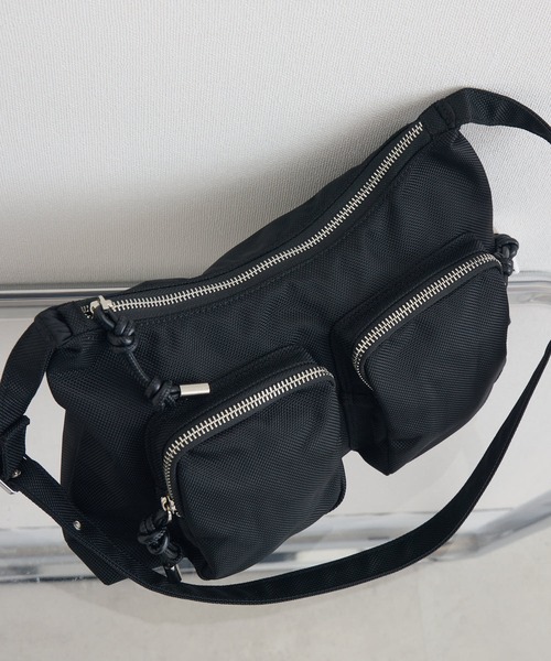 Paradise Picnic（パラダイスピクニック）の「CONTROLFREAKZIP　ポシェットバッグ（ショルダーバッグ・レディース・ブラック/ベージュ・FREE）」の4枚目の写真