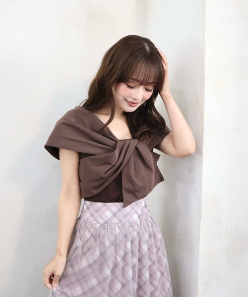 CECIL McBEE(セシルマクビー)の「接触冷感アシメリボンプルオーバー(Tシャツ/カットソー・レディース・ブラック/オフホワイト/ターコイズブルー/ブラウン・MEDIUM)」の6枚目の写真