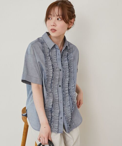 le.coeur blanc(ルクールブラン)の「《1枚で着映え!》フロントフリルレギュラーカラー半袖シャツ(シャツ/ブラウス・レディース・ネイビー/ブラック/ブルー・38)」の19枚目の写真