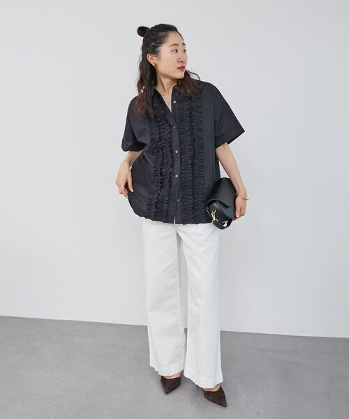 le.coeur blanc(ルクールブラン)の「《1枚で着映え!》フロントフリルレギュラーカラー半袖シャツ(シャツ/ブラウス・レディース・ネイビー/ブラック/ブルー・38)」の8枚目の写真