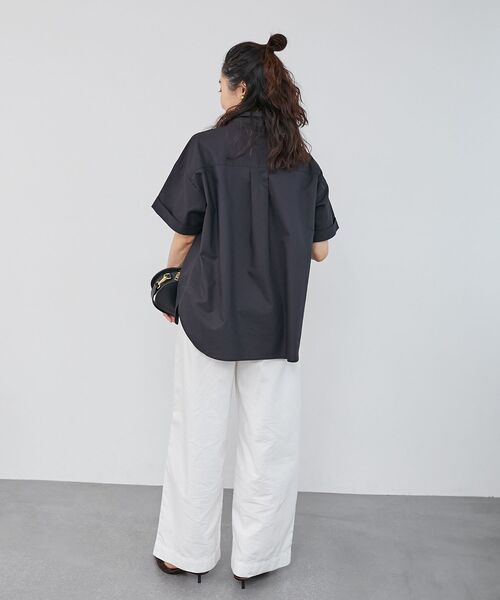 le.coeur blanc(ルクールブラン)の「《1枚で着映え!》フロントフリルレギュラーカラー半袖シャツ(シャツ/ブラウス・レディース・ネイビー/ブラック/ブルー・38)」の11枚目の写真