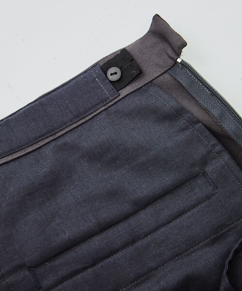 PUBLIC TOKYO（パブリックトウキョウ）の「タックラップショートパンツ（その他パンツ・レディース・ベージュ/ダークグレー・1/2）」の10枚目の写真