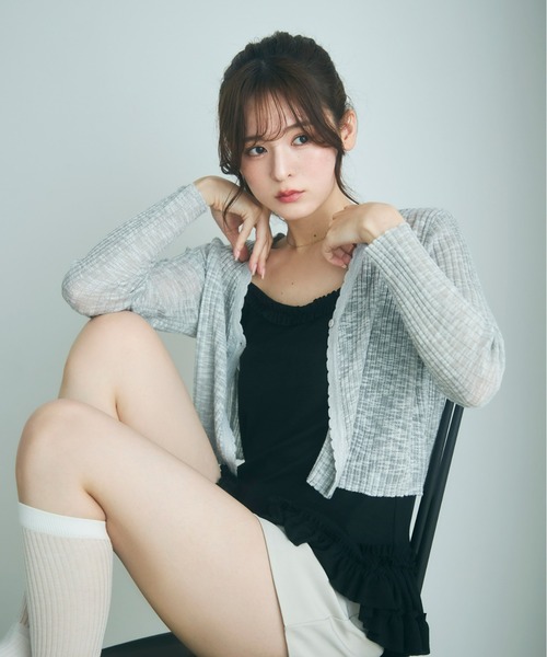 Olu.（オルドット）の「コンパクトシアーカーディガン（カーディガン/ボレロ・レディース・アイボリー/ライトグレー・FREE）」の2枚目の写真