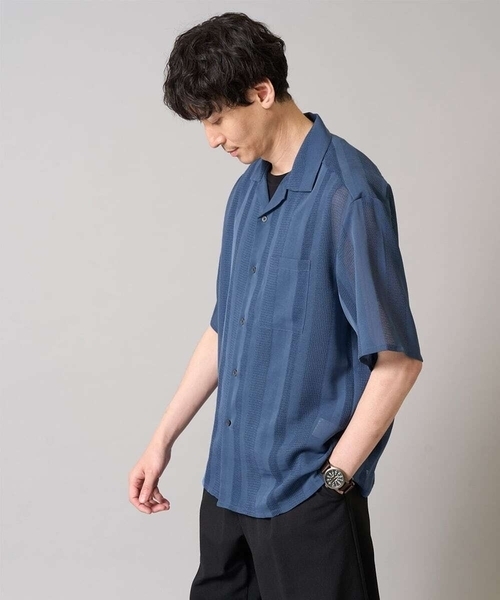 a.v.v（アーヴェヴェ）の「【接触冷感】カラミストライプ五分袖オープンカラーシャツ（シャツ/ブラウス・メンズ・ブルー/チャコールグレー/イエロー・48/50/46）」の2枚目の写真