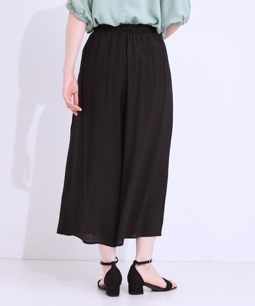 SHOO・LA・RUE（シューラルー）の「さらさらドビーイージーガウチョパンツ（その他パンツ・レディース・イエロー/ブラック/ナチュラル・04/03/02/01）」の5枚目の写真