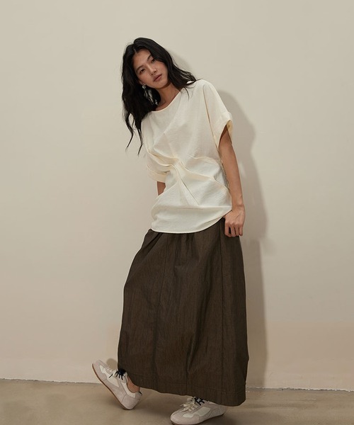 DECADE CLASSIC(ディケイド クラシック)の「DECADE CLASSIC ハーフスリーブ タック TEE (SS)(Tシャツ/カットソー・レディース・ブラック/ライトベージュ・FREE)」の13枚目の写真