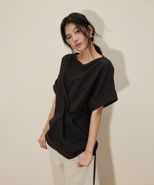 DECADE CLASSIC(ディケイド クラシック)の「DECADE CLASSIC ハーフスリーブ タック TEE (SS)(Tシャツ/カットソー・レディース・ブラック/ライトベージュ・FREE)」の8枚目の写真