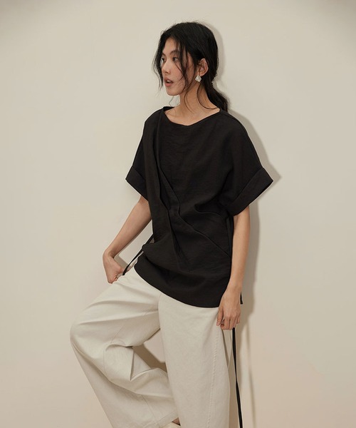 DECADE CLASSIC(ディケイド クラシック)の「DECADE CLASSIC ハーフスリーブ タック TEE (SS)(Tシャツ/カットソー・レディース・ブラック/ライトベージュ・FREE)」の9枚目の写真