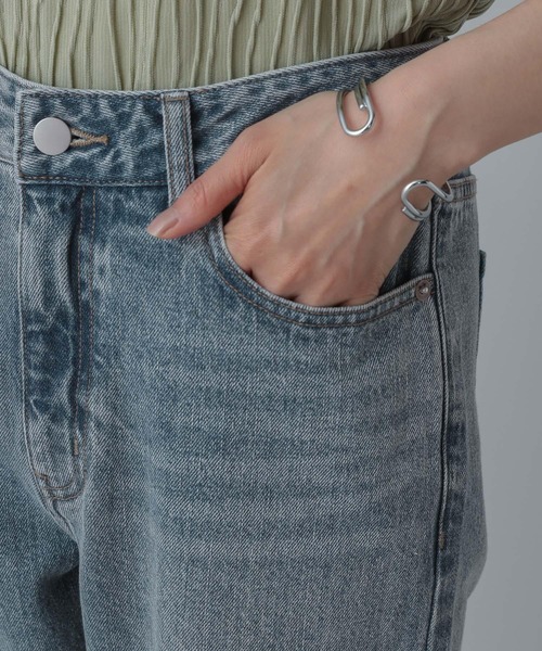 GLOBAL WORK（グローバルワーク）の「MATINEE LINE/デニムフレアパンツ/498304（デニムパンツ・レディース・ブルー/ライトブルー・SMALL/MEDIUM/LARGE）」の8枚目の写真
