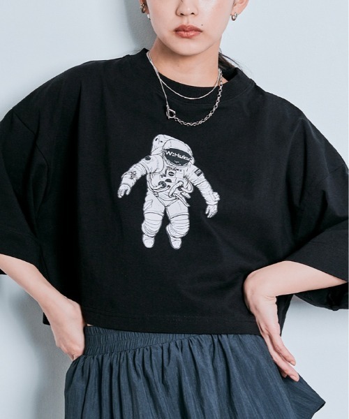 W:Huku（フーク）の「コスモ プリント ショート Tシャツ（Tシャツ/カットソー・レディース・オフホワイト/ブラック・FREE）」の2枚目の写真