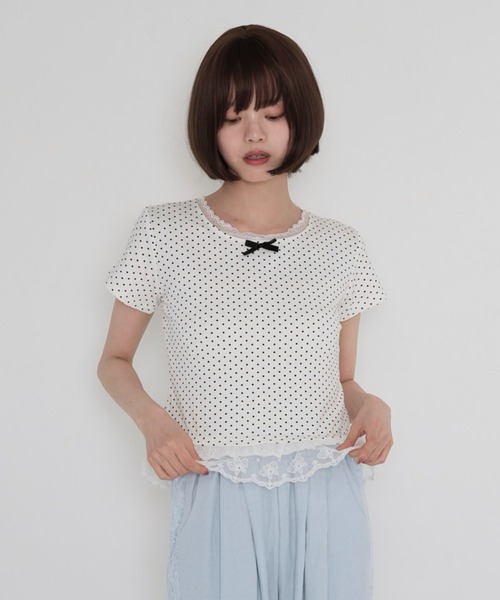 Uenui（ウニュイ）の「【 cunii 】 ポルカ ドット フリル ヘム トップ（Tシャツ/カットソー・レディース・ブラック/グレー/ホワイト・FREE）」の2枚目の写真